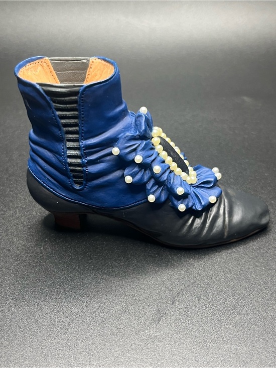 Just The Right Shoe Other - Just The Right Shoe Raine Victorian Ankle Boot Miniature w Box COA. Vintage 1999
